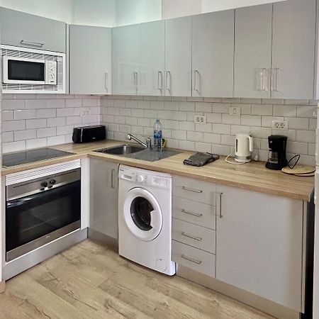 Lovely 1 Bed Apartment In Castle Harbour C108 Los Cristianos  Exteriér fotografie