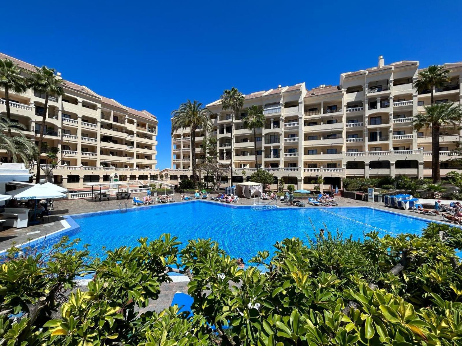 Lovely 1 Bed Apartment In Castle Harbour C108 Los Cristianos  Exteriér fotografie